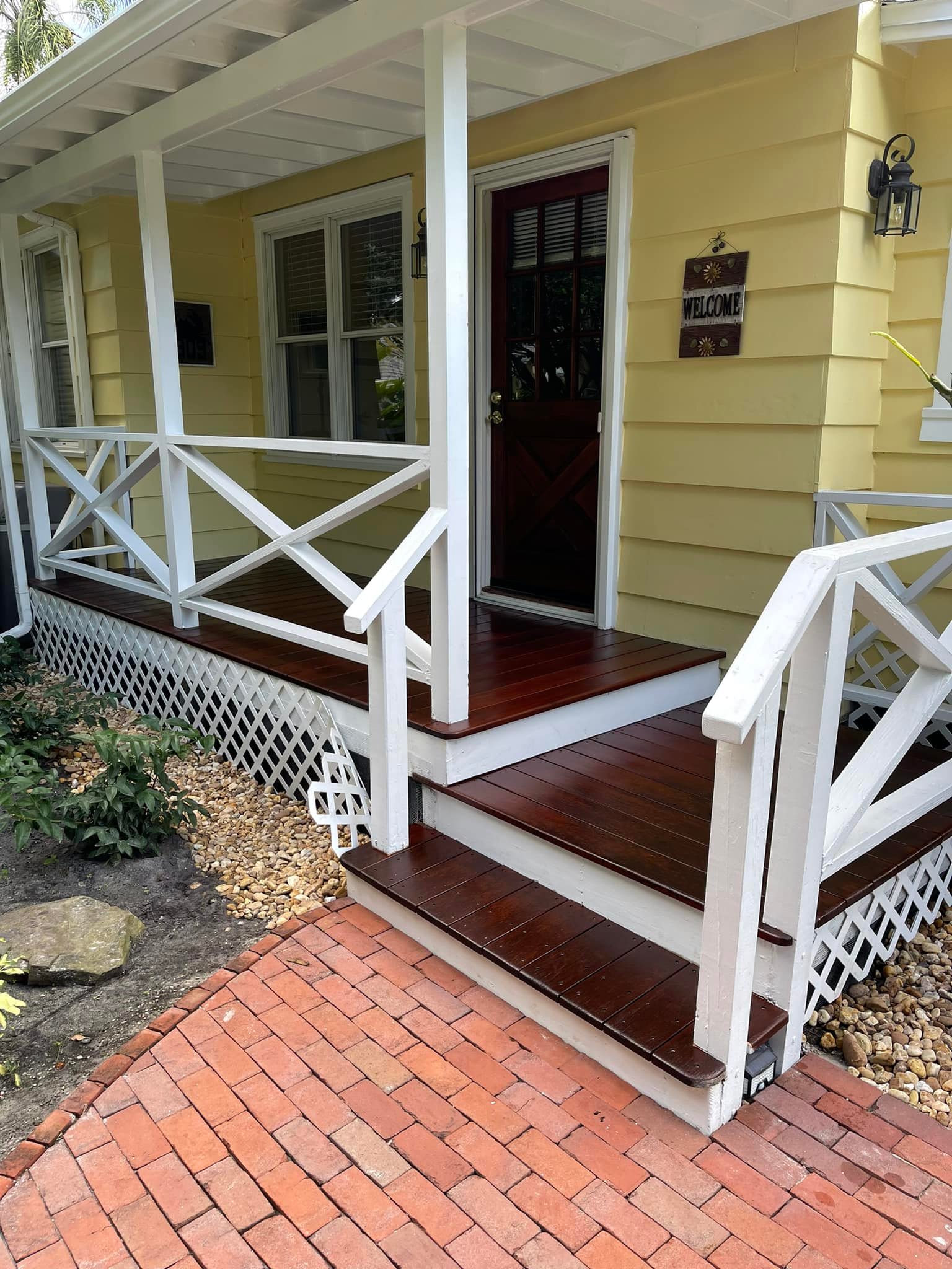 Homepage - mahogany hardwood oil stain in Sarasota
