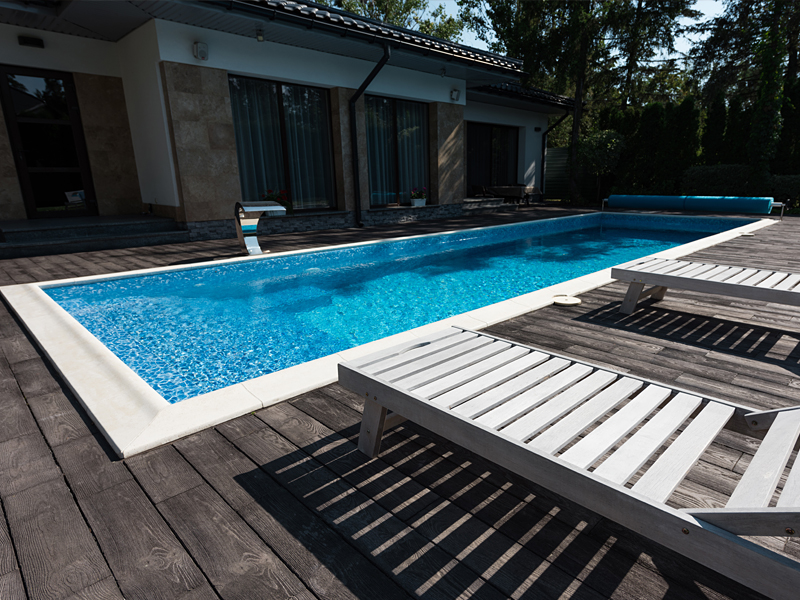 Benefits of Staining Your Deck: Protecting Your Investment in the Florida Sun